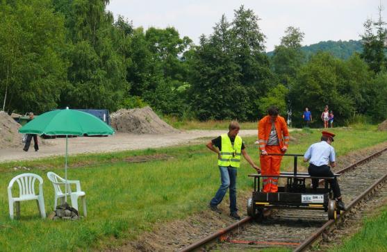 Broumováci se zúčastnili mistrovství Polska v závodech ručních drezín