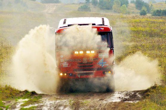 Závodní Tatra z jetřichovského Svoboda Tatra Teamu vyjela 3. místo na MT Rally Drawsko Pomorskie