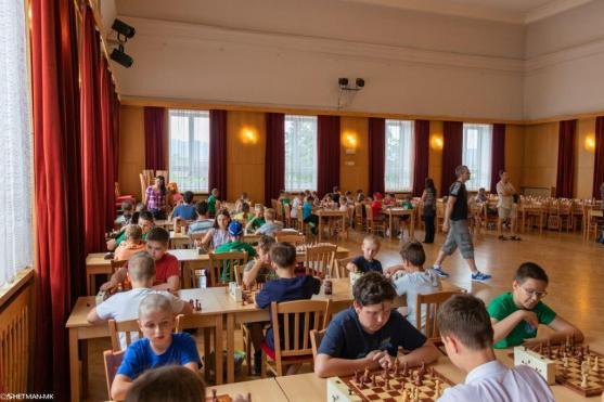 Šachového turnaje Gambit Broumov se zúčastnil rekordní počet šachistů