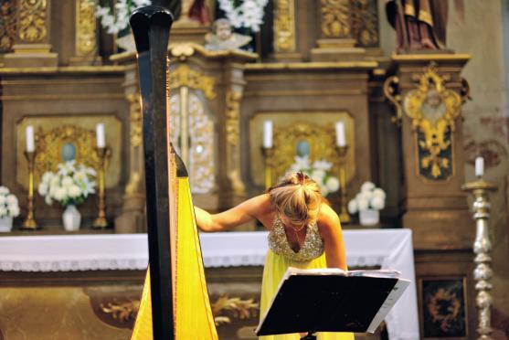 Koncert Kateřiny Englichové přilákal do kostela sv. Máří Magdaleny v Božanově tři stovky lidí 