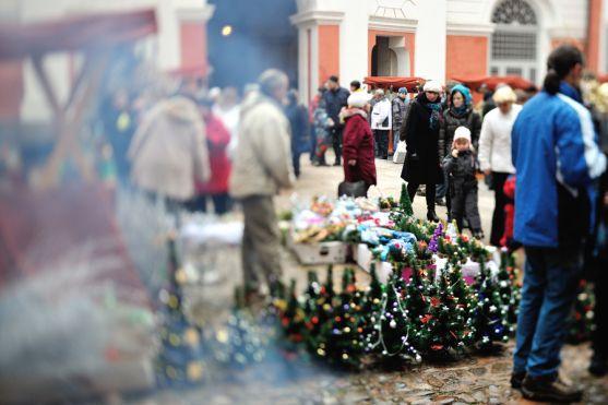 Na Adventním trhu v broumovském klášteře bylo kolem 30 stánků a spousta návštěvníků