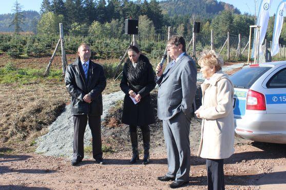 Včera byla slavnostně přestřižena páska na dokončené silnici přes Pasa 