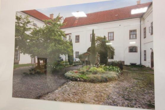 Do nemocnice většinou nikdo nechodí, když zrovna nemusí... 