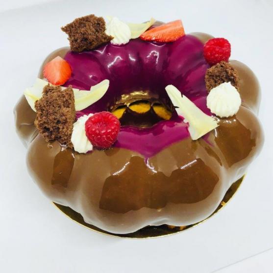 Když musíte vyklidit šatní skříň kvůli cukrářským přístrojům 