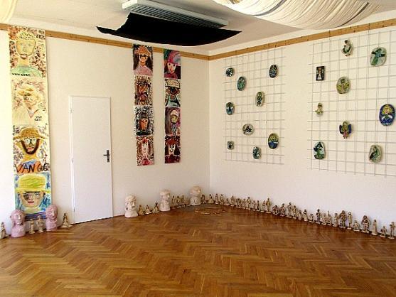 Vernisáž s více než sty "účastníky" 