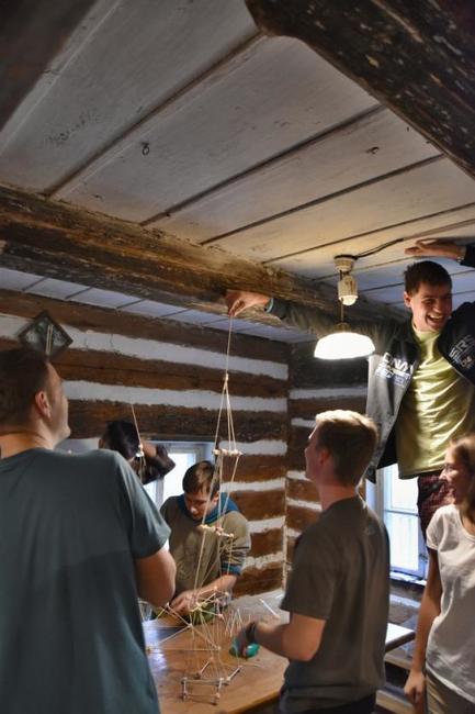 Vedoucí Lotrů se vzdělávali. Sami sebe a celý víkend 