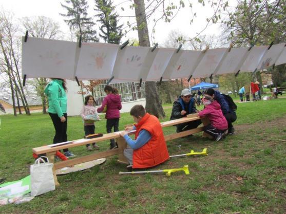 V Broumově se slavil Den Země v Naší zahradě a ve Schrollově parku 