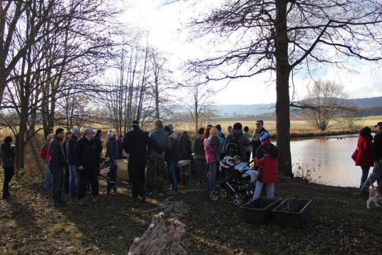 Ryby z rybníku v Hejtmánkovicích lovili hasiči