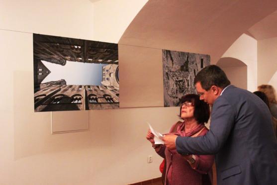 Broumovský klášter vystavuje působivé fotografie Martina Steckera 