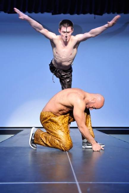 Proč zvete české muzikanty do Broumova? Máte své! 