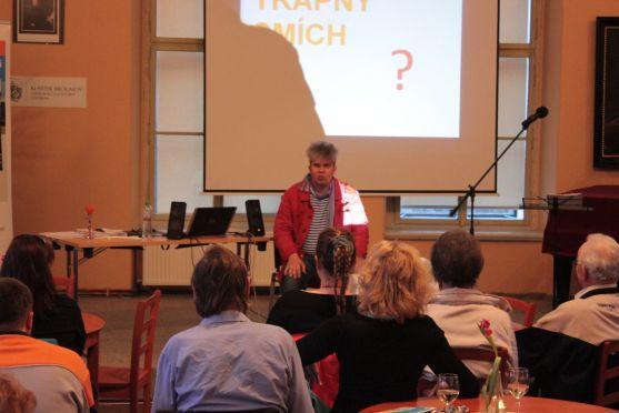 Účastníci programu Science Café se seznámili s tématem vědeckého oboru gelotologie 