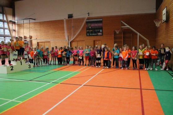 Volejbal si o víkendu v Broumově zahrálo 225 dětí