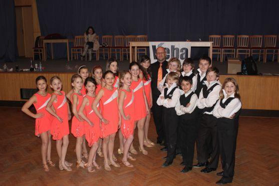 Taneční klub začíná sklízet ovoce za dřinu. Začaly vystoupení na plesech a soutěže 