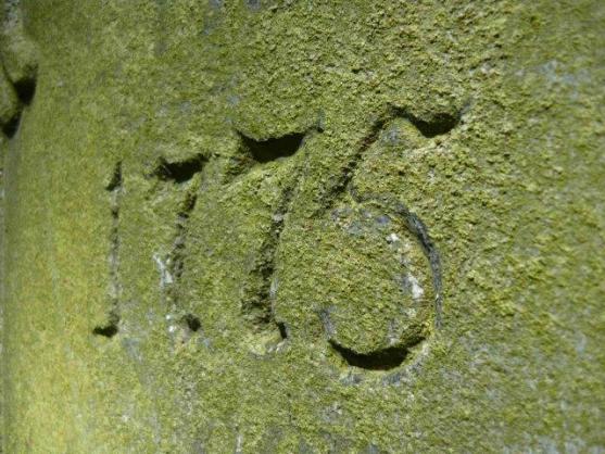 V Martínkovicích obnovují kamenný kříž s postavou Krista