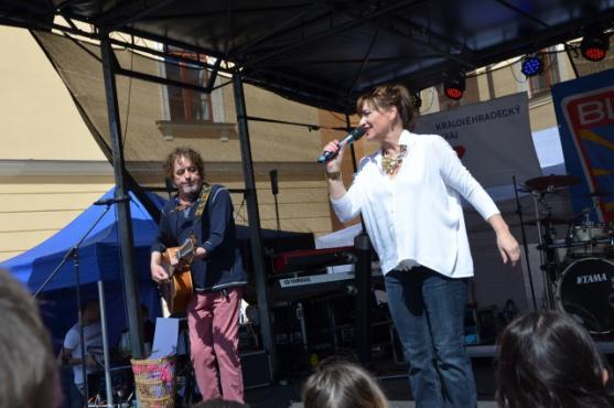 Den kraje 2016: Slavnostní fanfáry i koncert kapely No Name