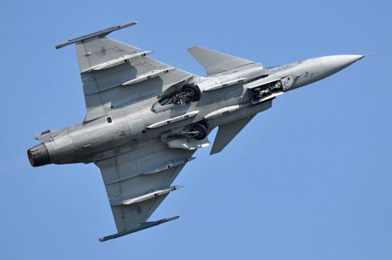 Desítky letounů z 15 zemí světa. To je CIAF 2012