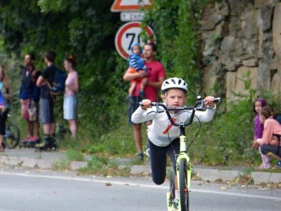 V Petrovických zatáčkách jezdilo vše, co mělo kolečka