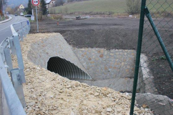 Byla slavnostně otevřena silnice v Teplicích nad Metují. Opravy krajských silnic na Broumovsku tím nekončí, ubezpečil hejtman