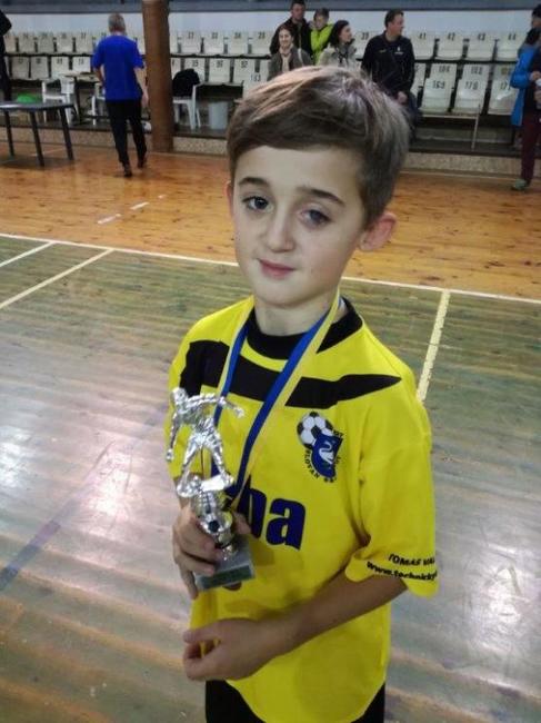 Starší přípravka Slovanu Broumov přivezla z Náchoda 3. místo a cenu nejlepšího střelce turnaje