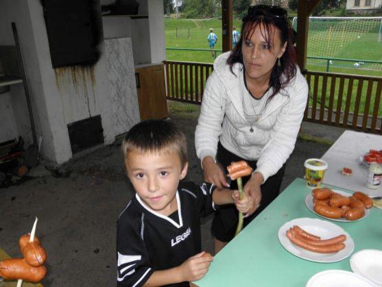 Broumovské mladší žáky na soustředění potrénoval bývalý fotbalový ligový brankář Karel Podhajský