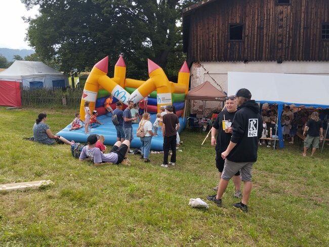 Tvrdý rap i křehká Bára Poláková. Bigboš Křinice se opět vydařil