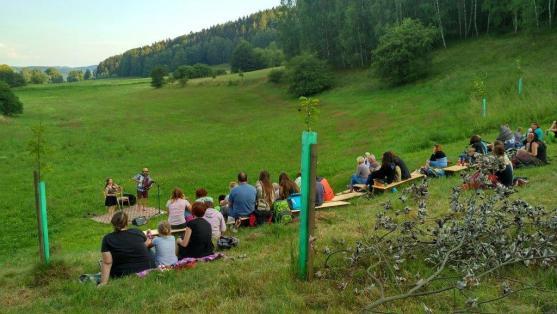 Duo Vousy v přírodním divadle De Spiel