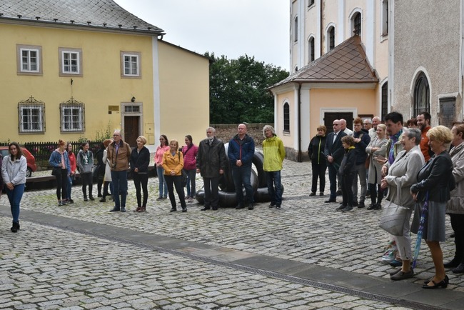 Byly odhaleny pamětní desky slavných absolventů Gymnázia Broumov 