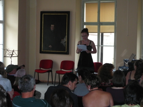 Video: Žáci umělecké školy v Broumově převzali absolventské šerpy