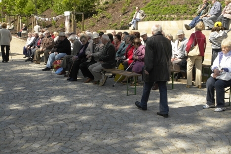 Májový promenádní koncert v broumovské Alejce
