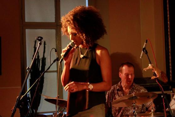 Své evropské turné zahájila Alita Moses v broumovském klášteře