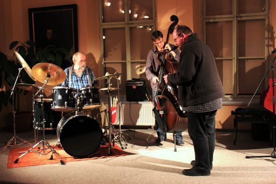V klášterní Kreslírně se konal první letošní live jazzový večer v ArtCafé 