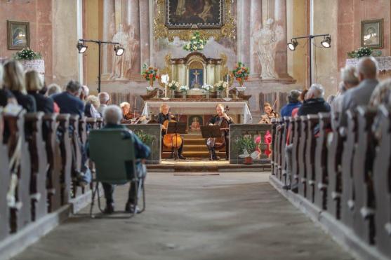 Smyčce vládly pátému koncertu festivalu Za poklady Broumovska