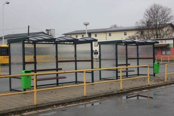 Neutěšené prostředí autobusového nádraží zřejmě potrvá. Byl by řešením nový prostor?