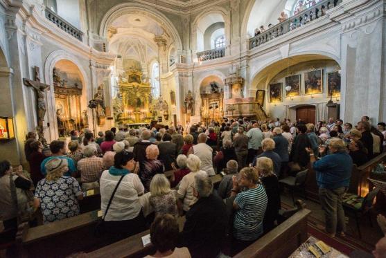 Mladí hudebníci rozezněli bezděkovský kostel devátým koncertem festivalu Za poklady Broumovska