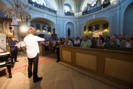Mladí hudebníci rozezněli bezděkovský kostel devátým koncertem festivalu Za poklady Broumovska