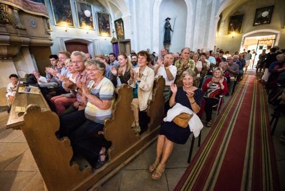 Mladí hudebníci rozezněli bezděkovský kostel devátým koncertem festivalu Za poklady Broumovska