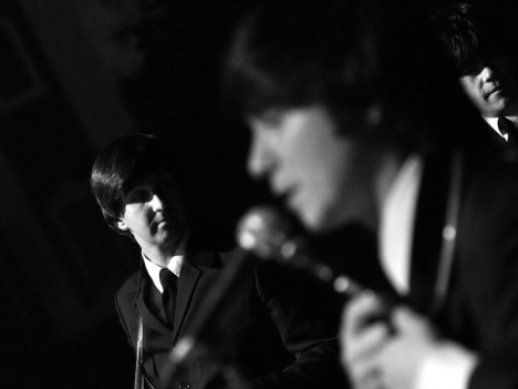 Video: The Backwards koncertovali v Zahradě* kláštera v Broumově