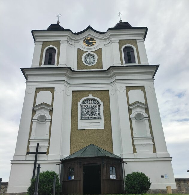 Bezděkov nad Metují vyhlašuje soutěž na nové sochy pro svůj kostel