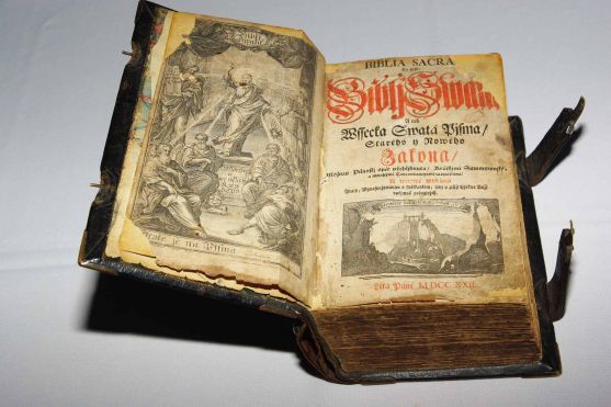 U příležitosti výročí 400 let Bible kralické budou v Broumově vystaveny vzácné exponáty 