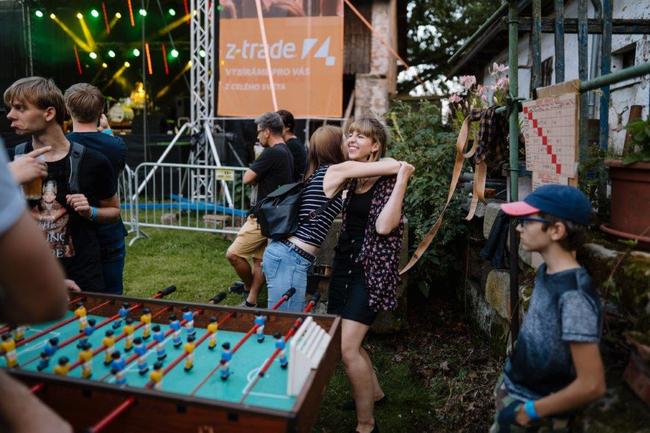 Zaplněný statek a skvělá atmosféra, to byl jubilejní 15. ročník Bigboše v Křinicích 