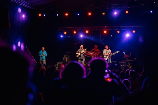 Zaplněný statek a skvělá atmosféra, to byl jubilejní 15. ročník Bigboše v Křinicích 