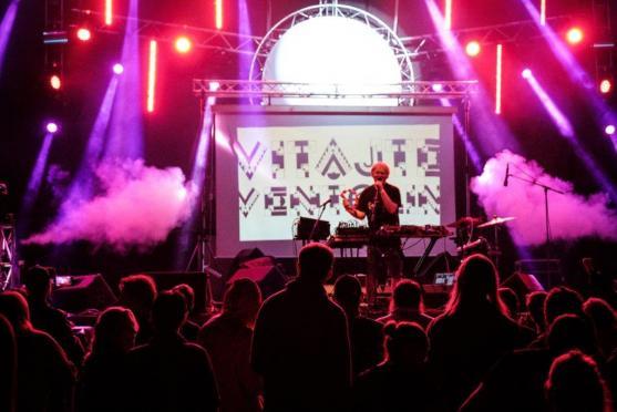 Zaplněný statek na festivalu Bigboš Křinice opět ovládla dobrá nálada