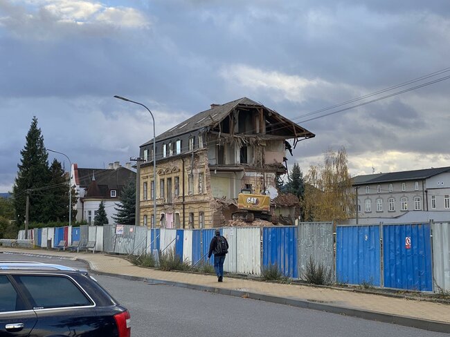 Vznikne v Broumově nový supermarket, nebo ne?