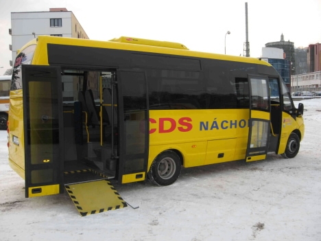 Na Policku jezdí nový minibus 