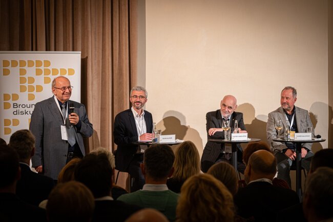 Obrazem: Broumovské diskuse hostily významné osobnosti