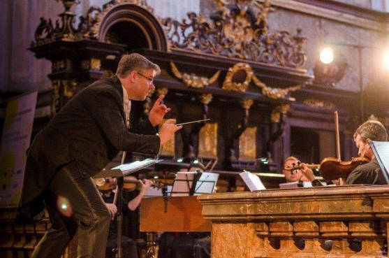 První letní koncert festivalu Za poklady Broumovska představil v Broumově pozdně barokní hru v podání Národního divadla