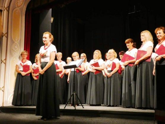 Polský pěvecký sbor CANZONA vystoupil v broumovském divadle
