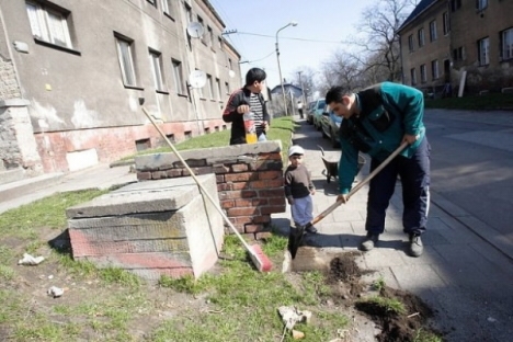 Mostecký nápad v situaci podobné s Broumovskem se osvědčil: práci má 9 nezaměstnaných