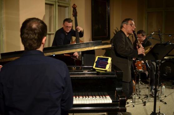 Trio Roberta Balzara přivezlo do kláštera skvělého italského klarinetistu Gabriela Mirabassiho