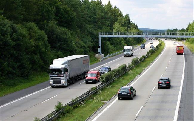 V pondělí byl otevřen poslední úsek dálnice D11 do Hradce Králové